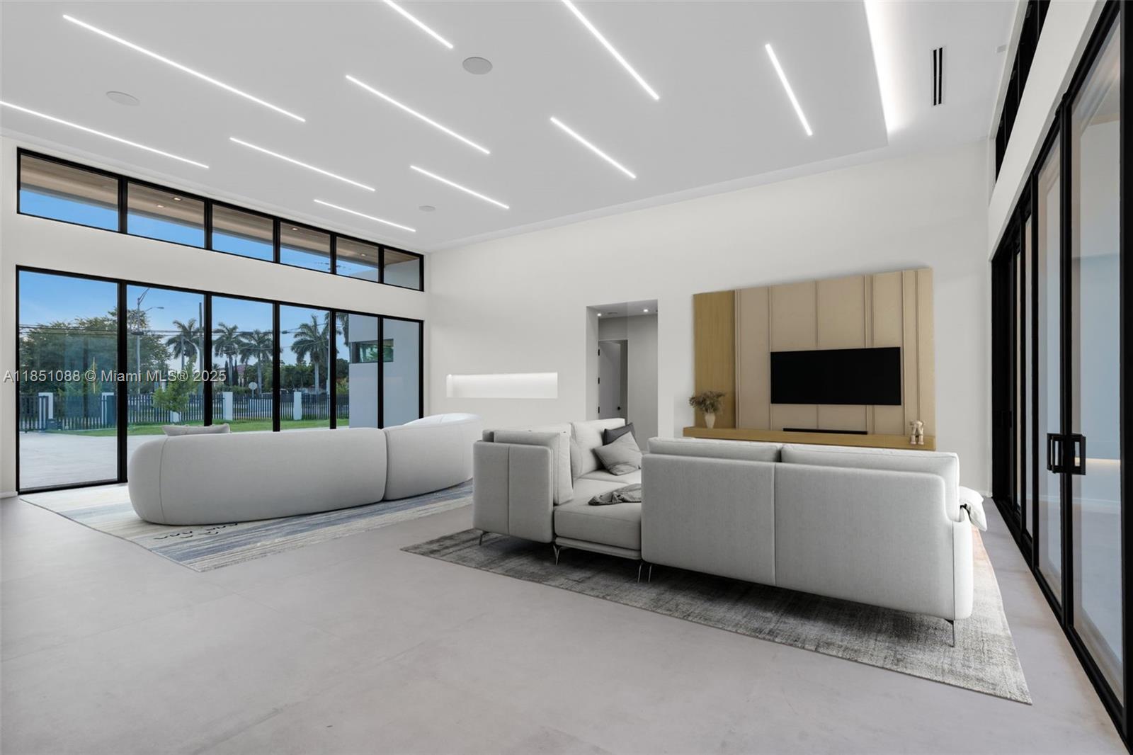 12190 NW 6th St Miami, FL 33182