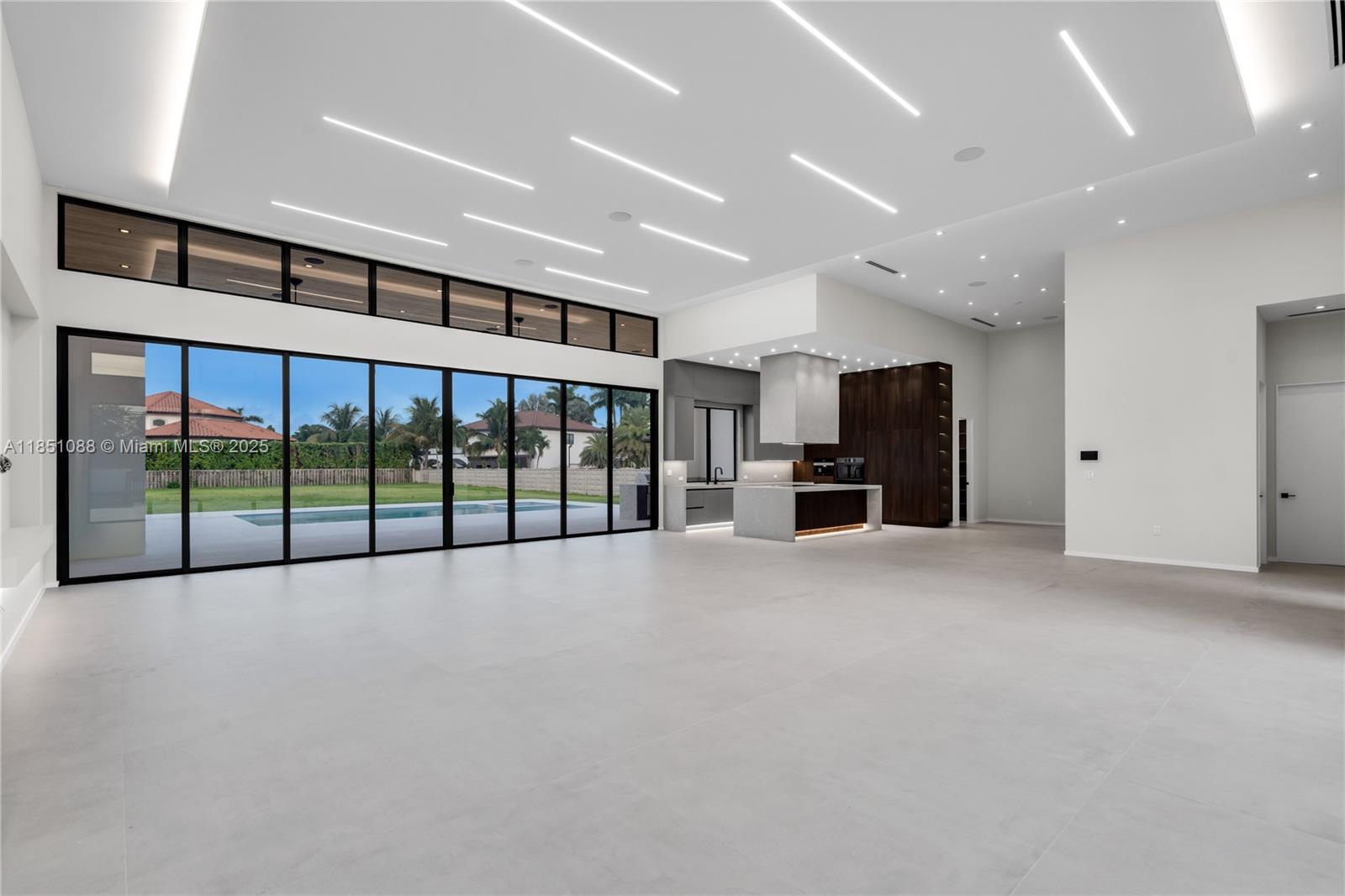 12190 NW 6th St Miami, FL 33182