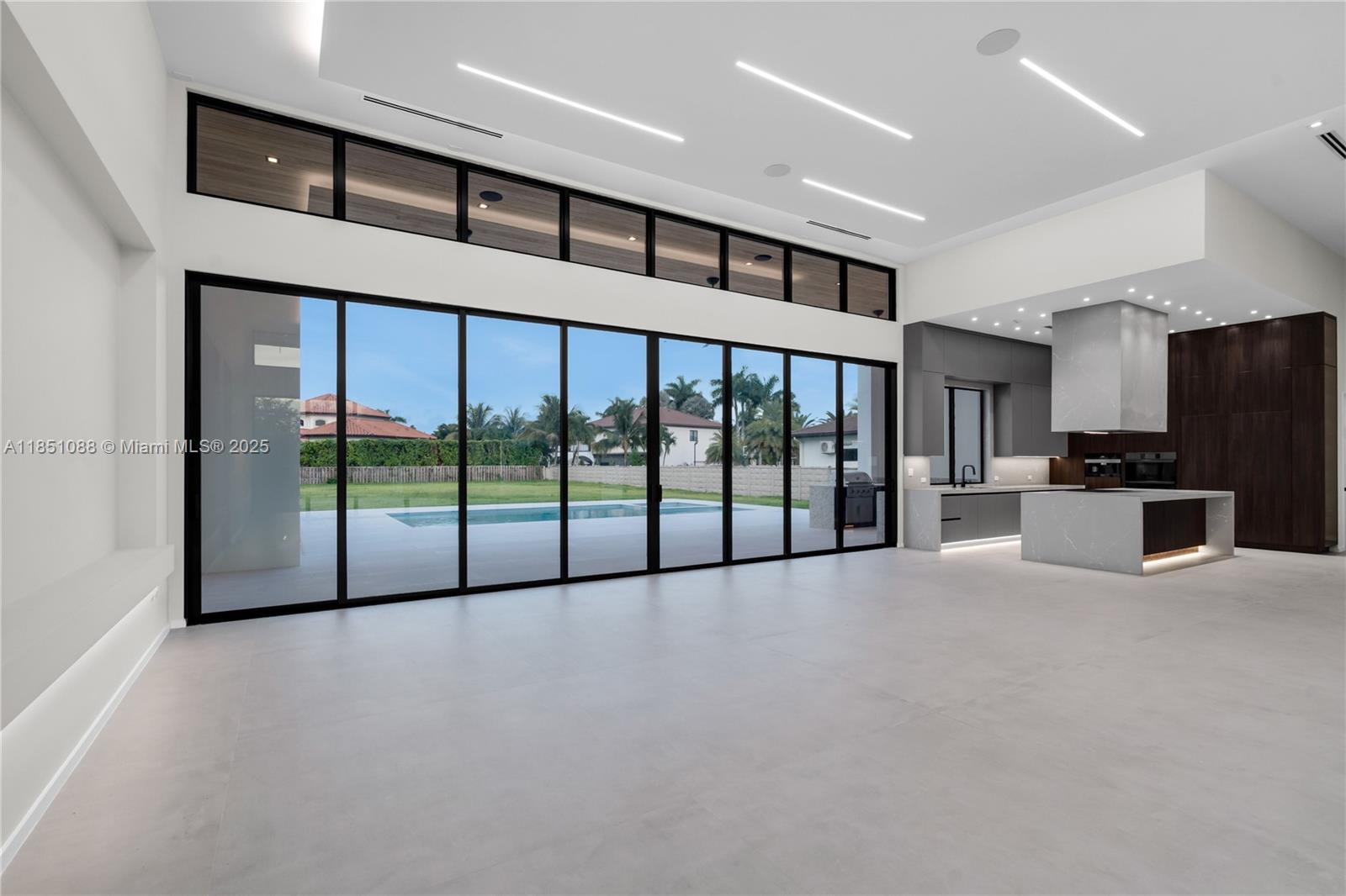 12190 NW 6th St Miami, FL 33182