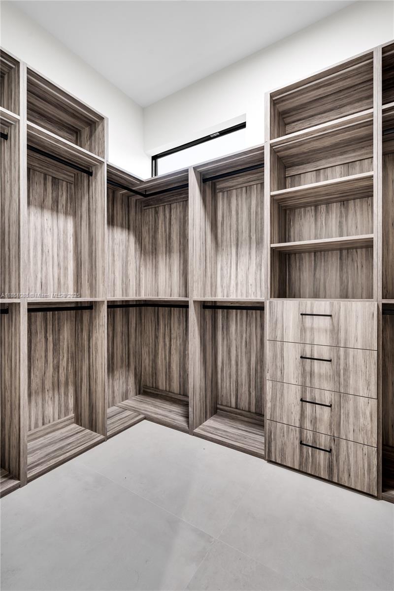 12190 NW 6th St Miami, FL 33182