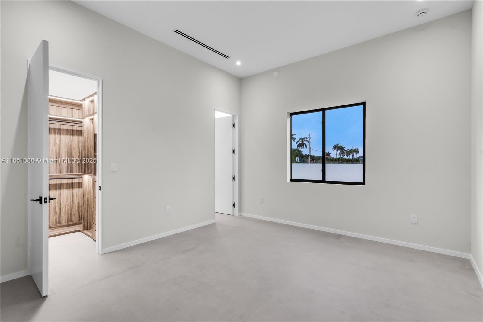 12190 NW 6th St Miami, FL 33182