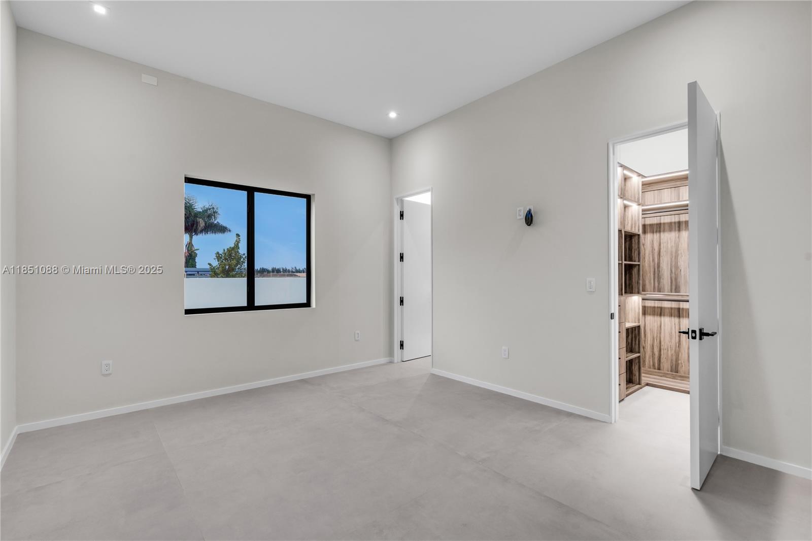 12190 NW 6th St Miami, FL 33182