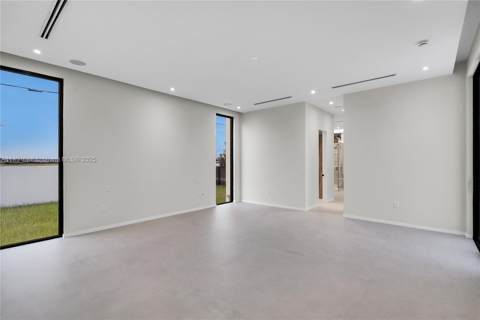 12190 NW 6th St Miami, FL 33182