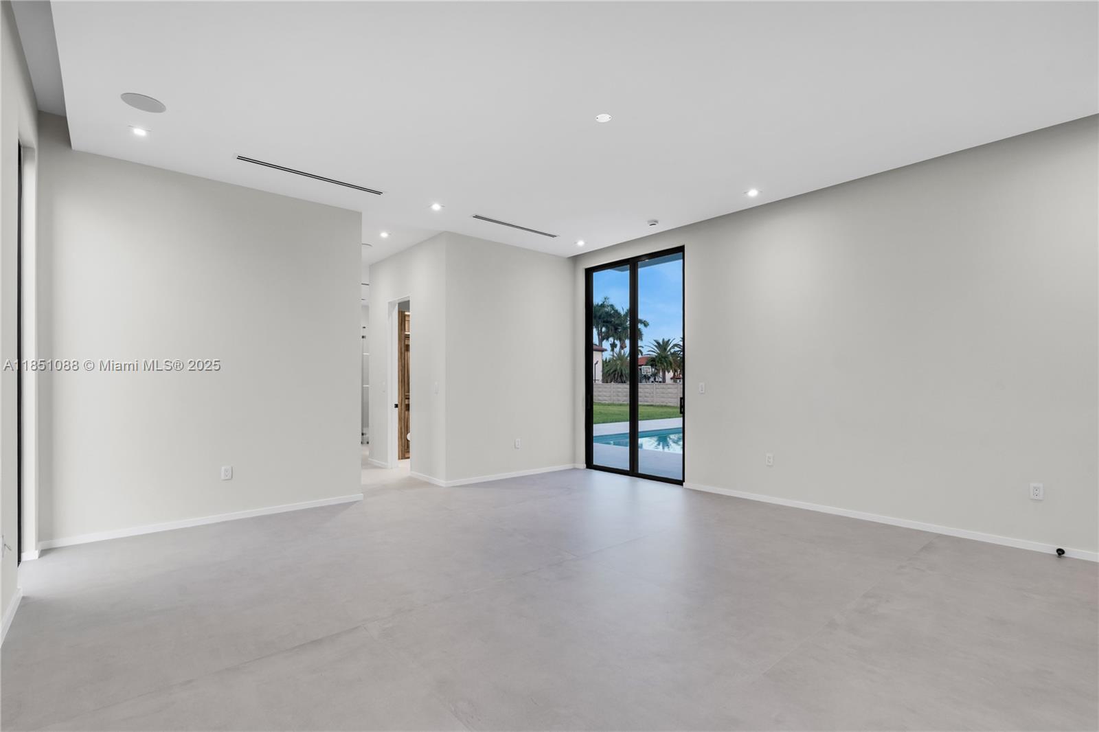 12190 NW 6th St Miami, FL 33182