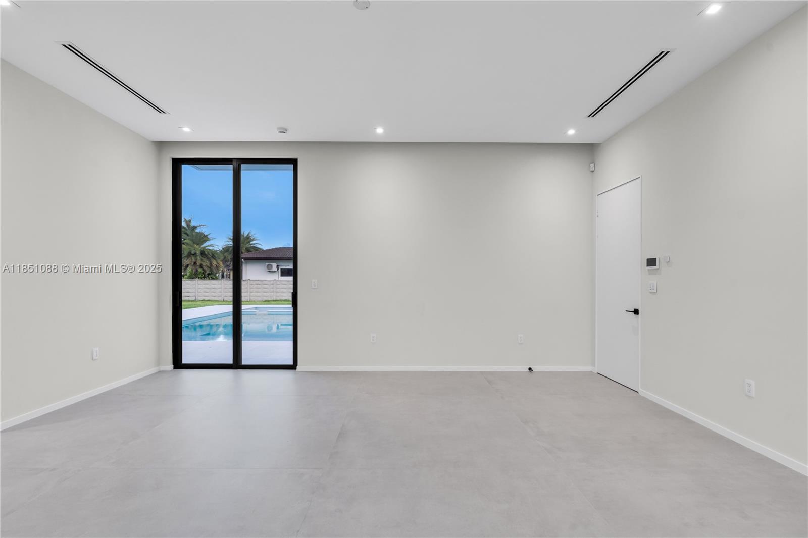 12190 NW 6th St Miami, FL 33182