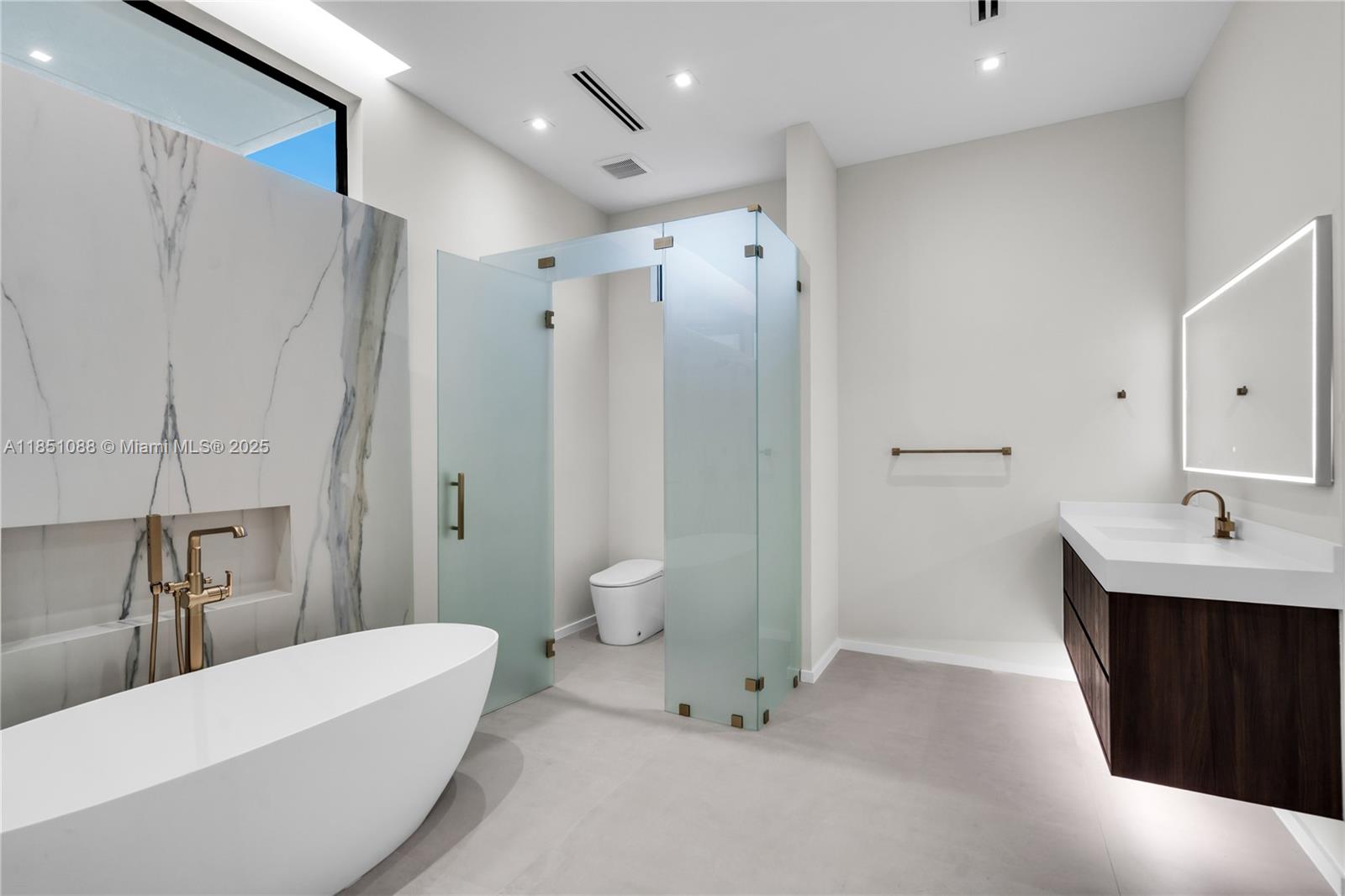 12190 NW 6th St Miami, FL 33182