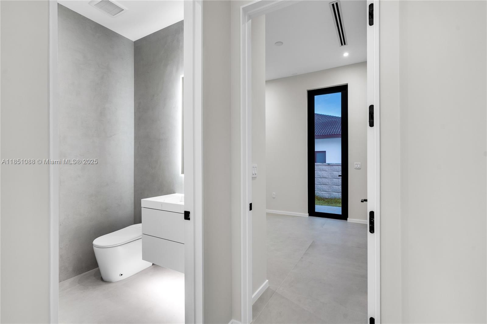 12190 NW 6th St Miami, FL 33182