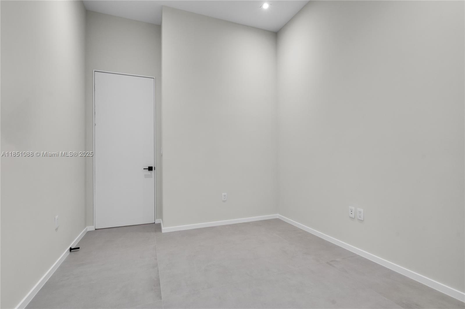 12190 NW 6th St Miami, FL 33182