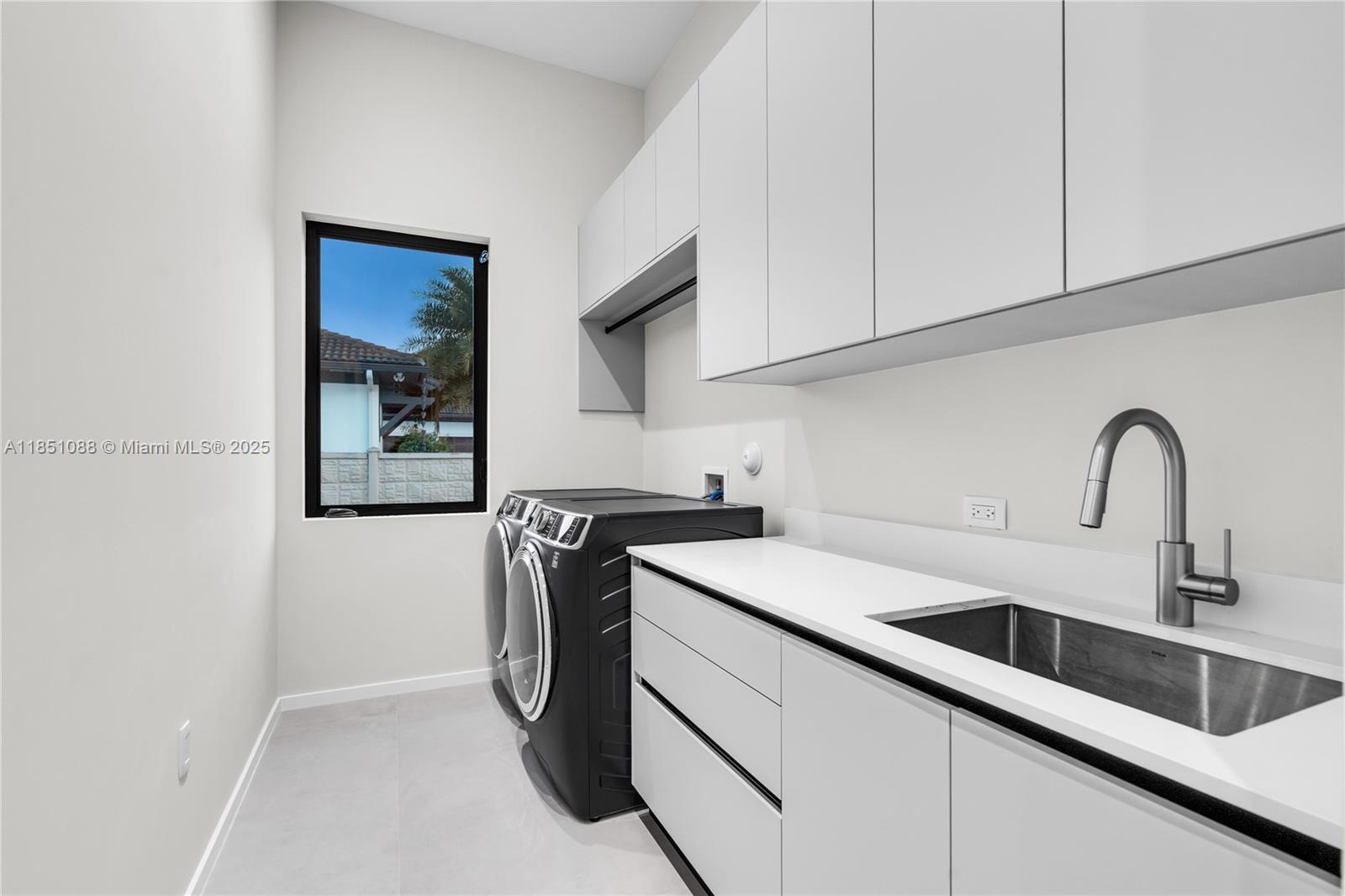 12190 NW 6th St Miami, FL 33182