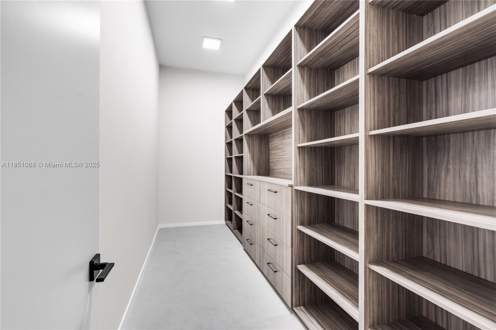 12190 NW 6th St Miami, FL 33182