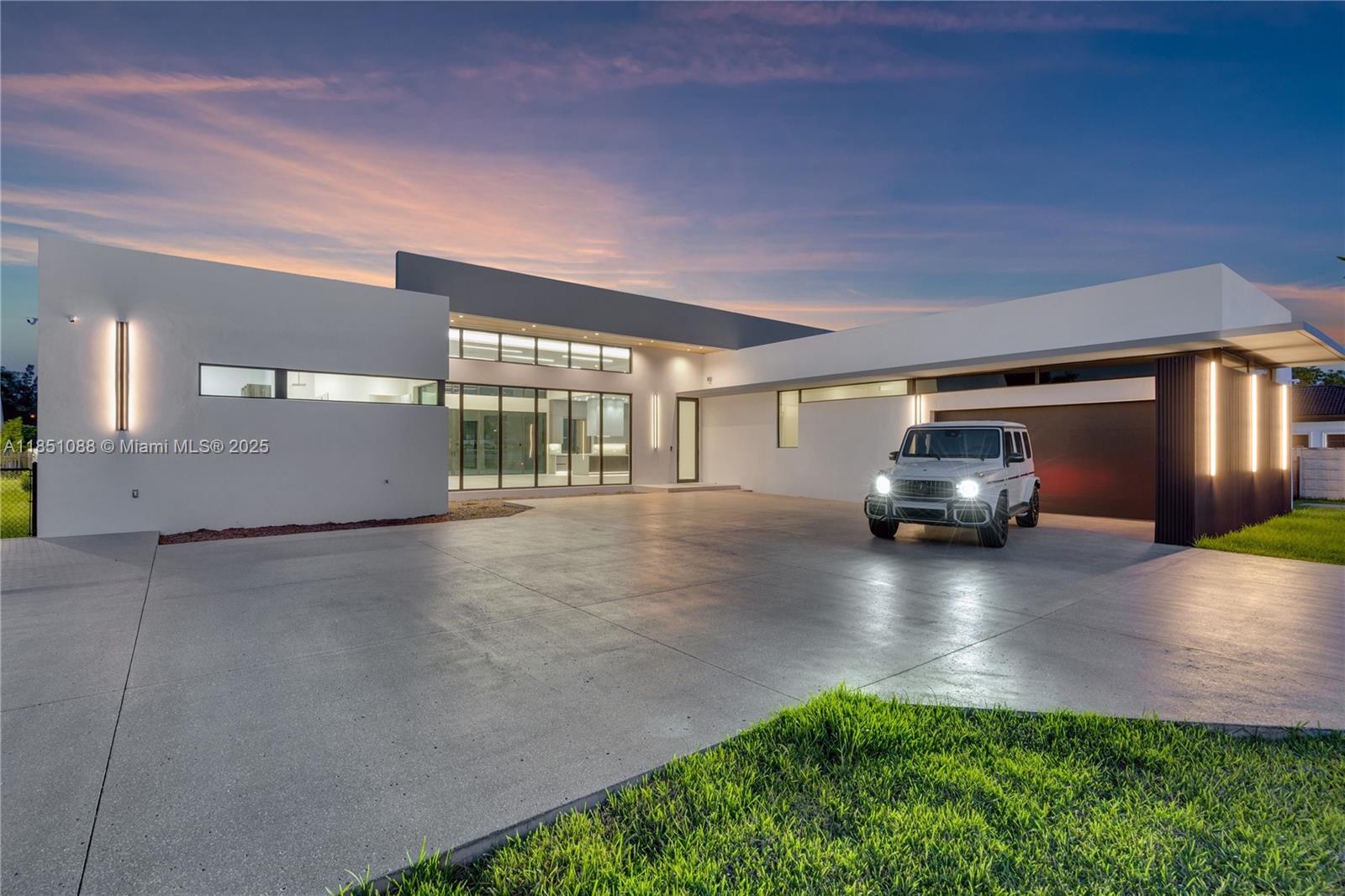 12190 NW 6th St Miami, FL 33182