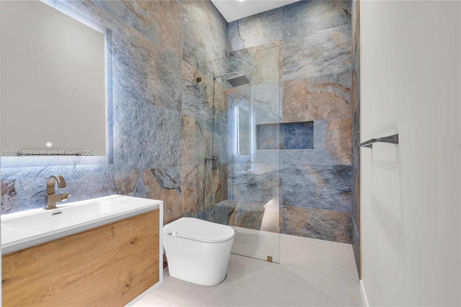 12190 NW 6th St Miami, FL 33182