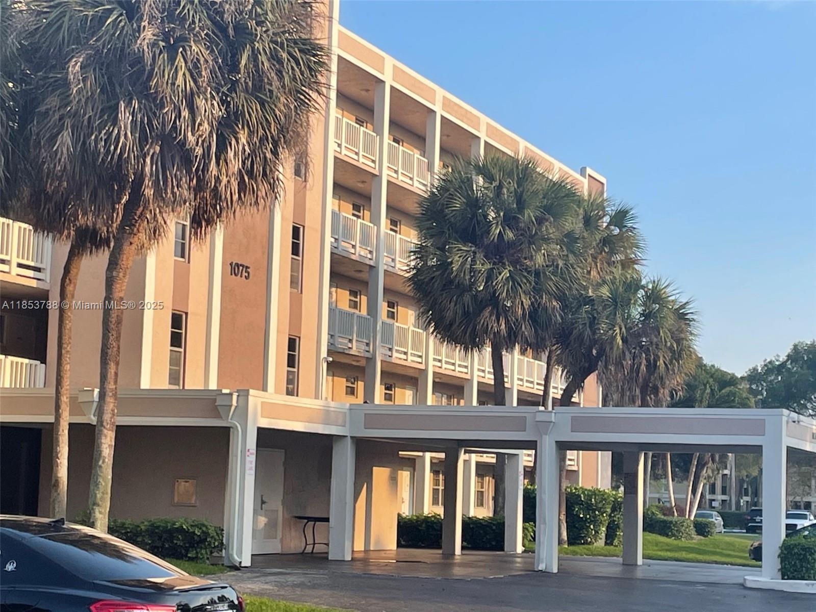 1075 Riverside Dr #203