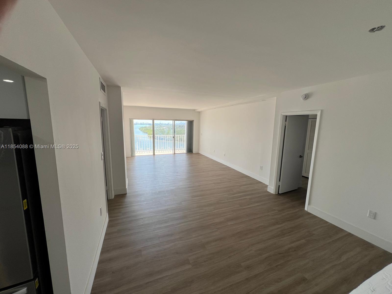 image Arlen House West15