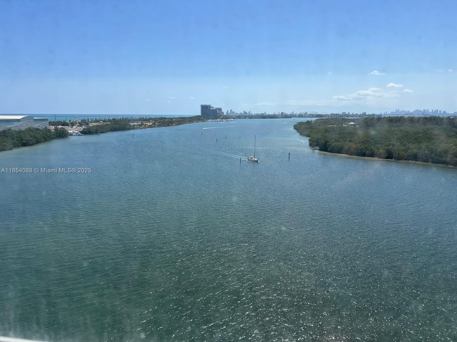 image Arlen House West18