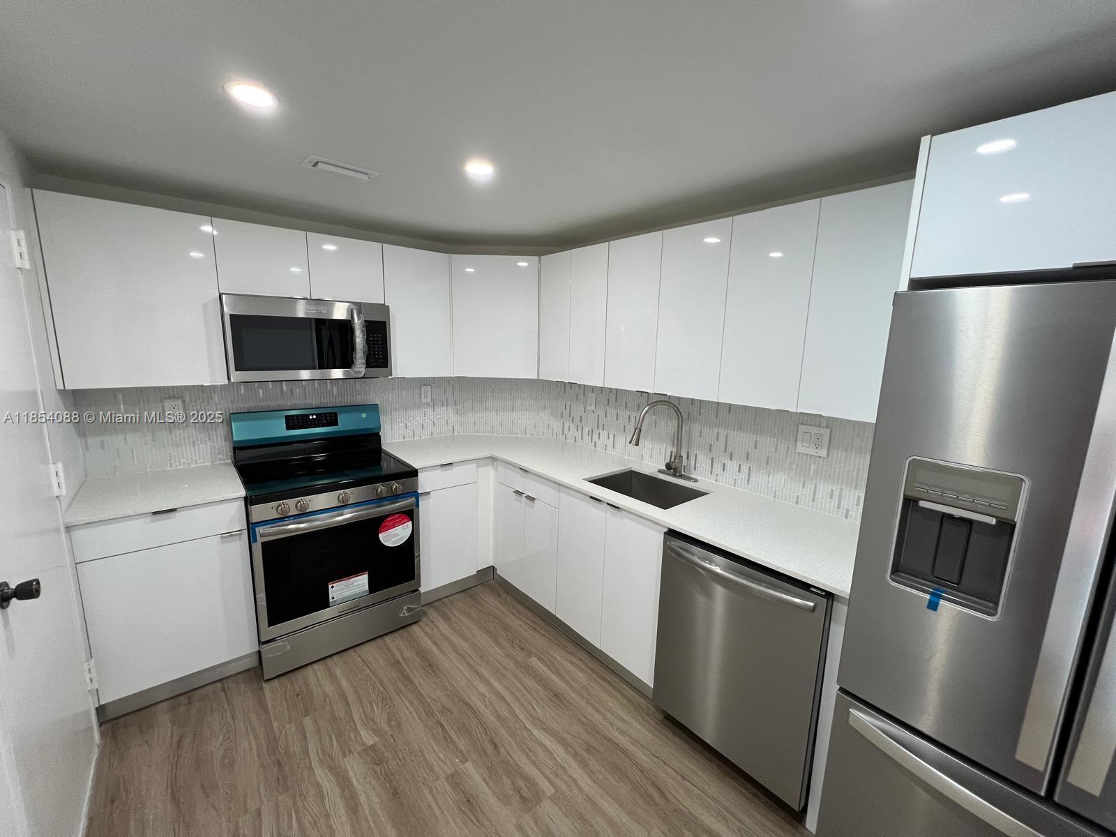 image Arlen House West1