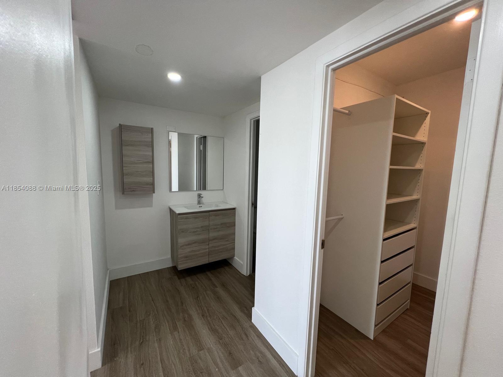 image Arlen House West38