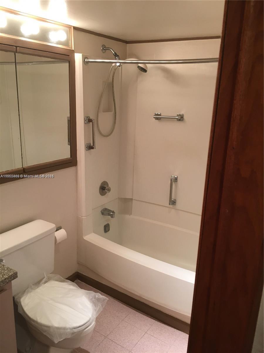 14221 N Kendall Dr #305C