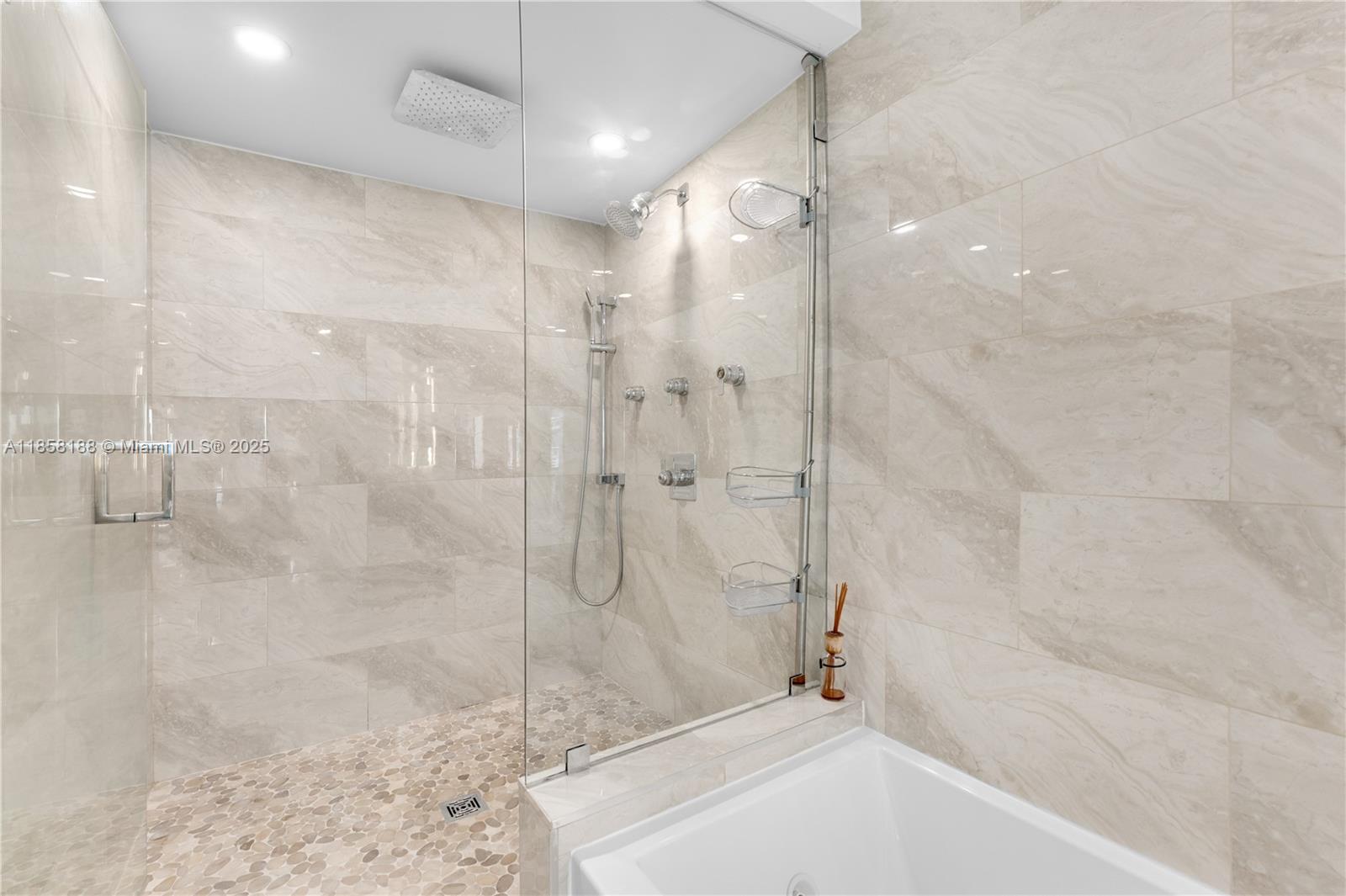 2401 Collins Ave #1510/1511 Miami Beach, FL 33140