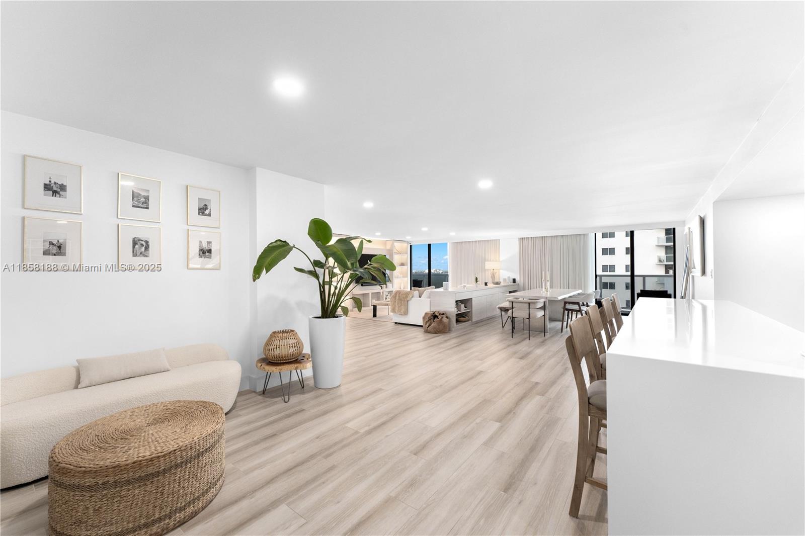 2401 Collins Ave #1510/1511 Miami Beach, FL 33140