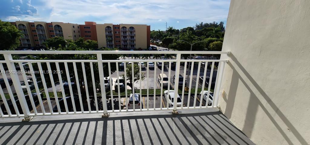 6950 Miami Gdns Dr #2-408 Hialeah, FL 33015