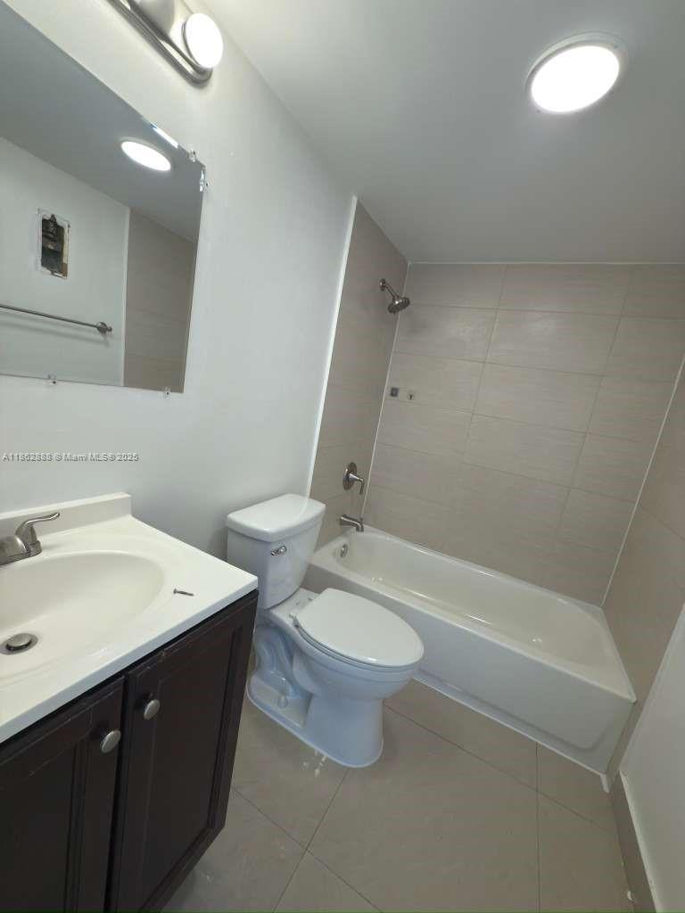 6950 Miami Gdns Dr #2-408 Hialeah, FL 33015