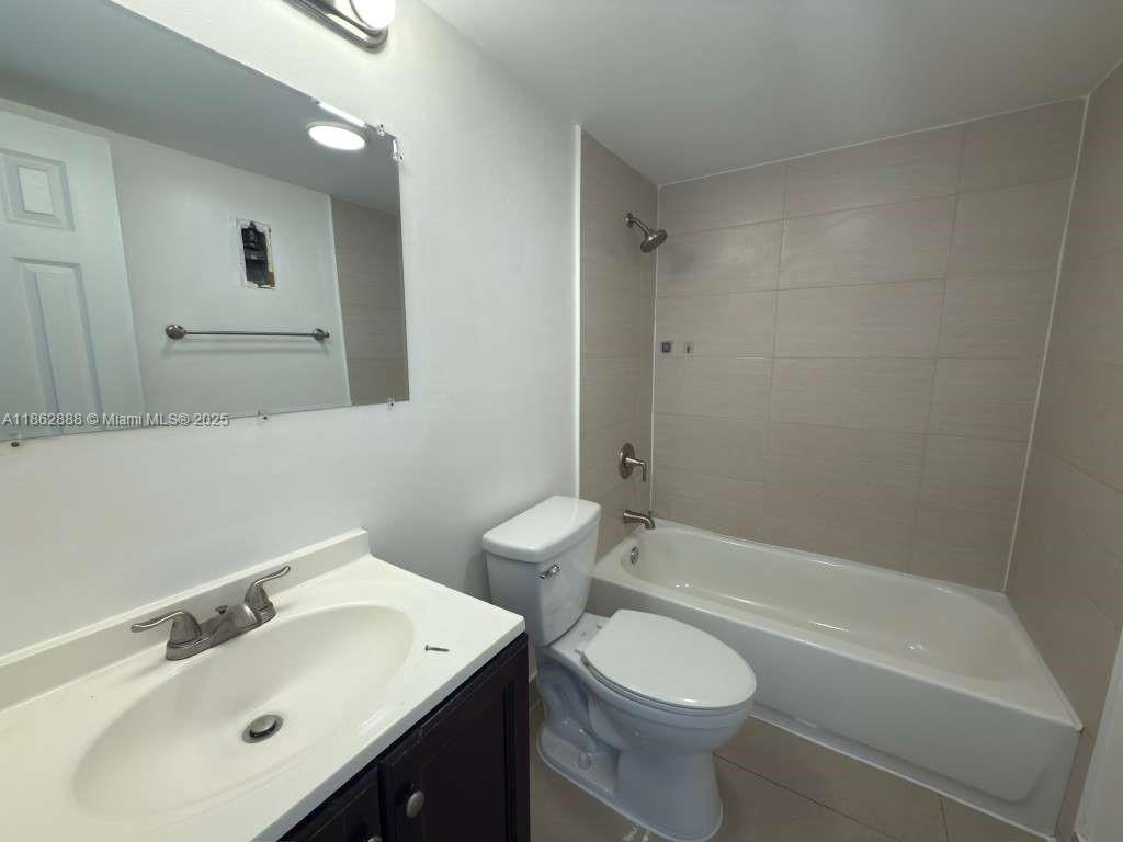 6950 Miami Gdns Dr #2-408 Hialeah, FL 33015