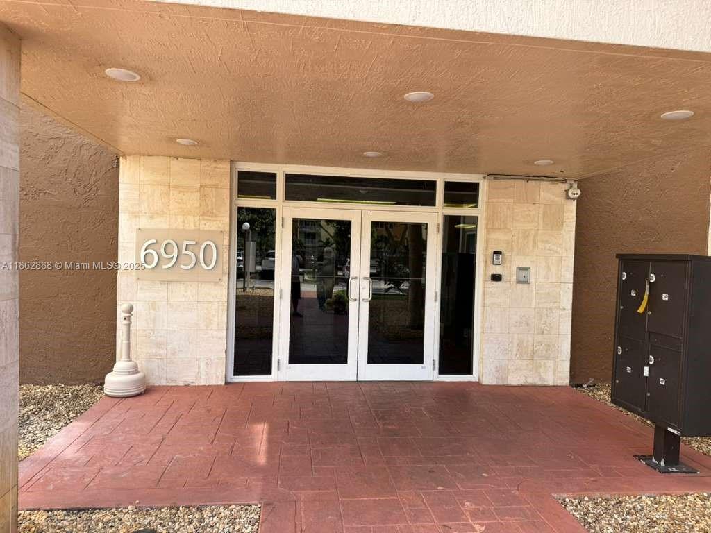 6950 Miami Gdns Dr #2-408 Hialeah, FL 33015
