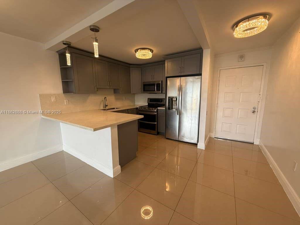 6950 Miami Gdns Dr #2-408 Hialeah, FL 33015