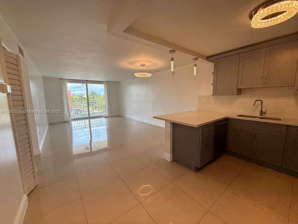 6950 Miami Gdns Dr #2-408 Hialeah, FL 33015