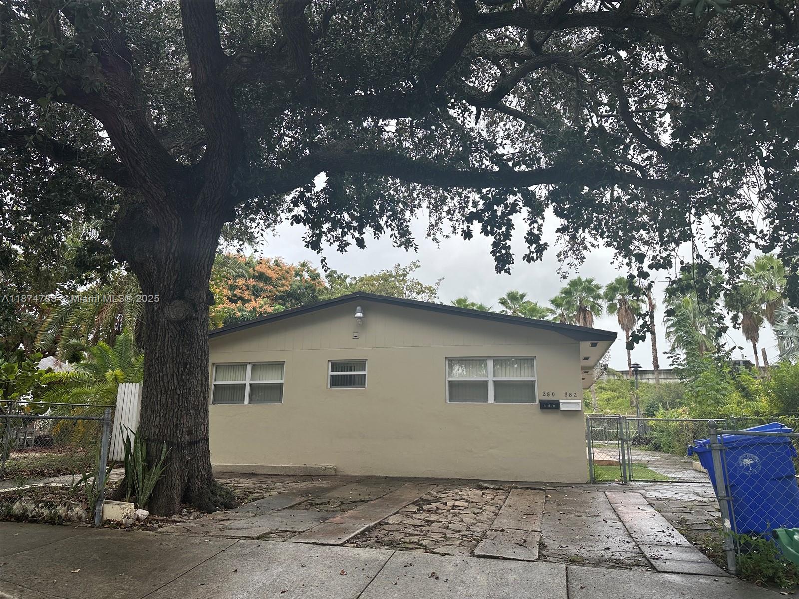 280 NW 39th St #-