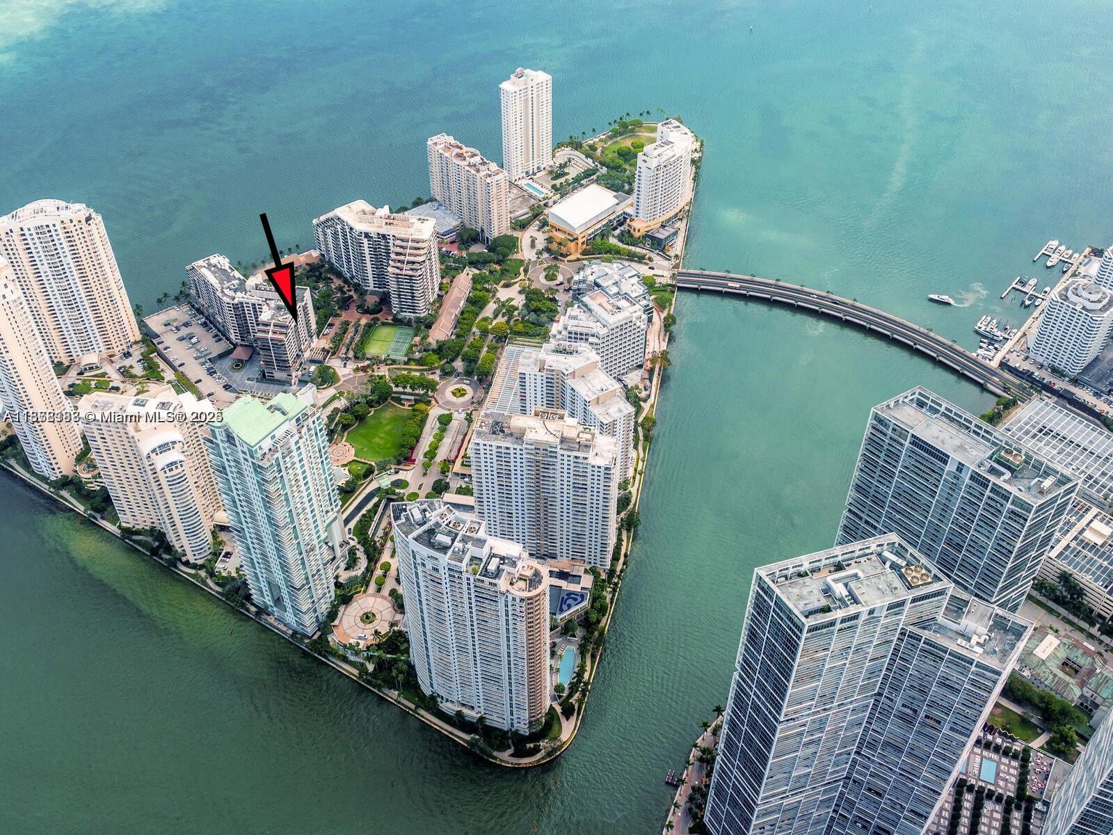 540 Brickell Key Dr #811
