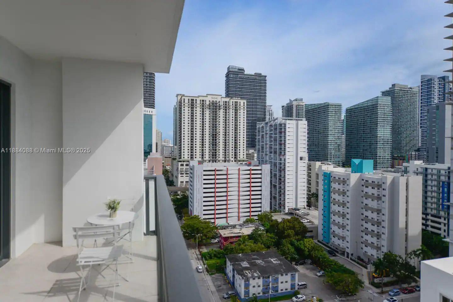 image Smart Brickell9