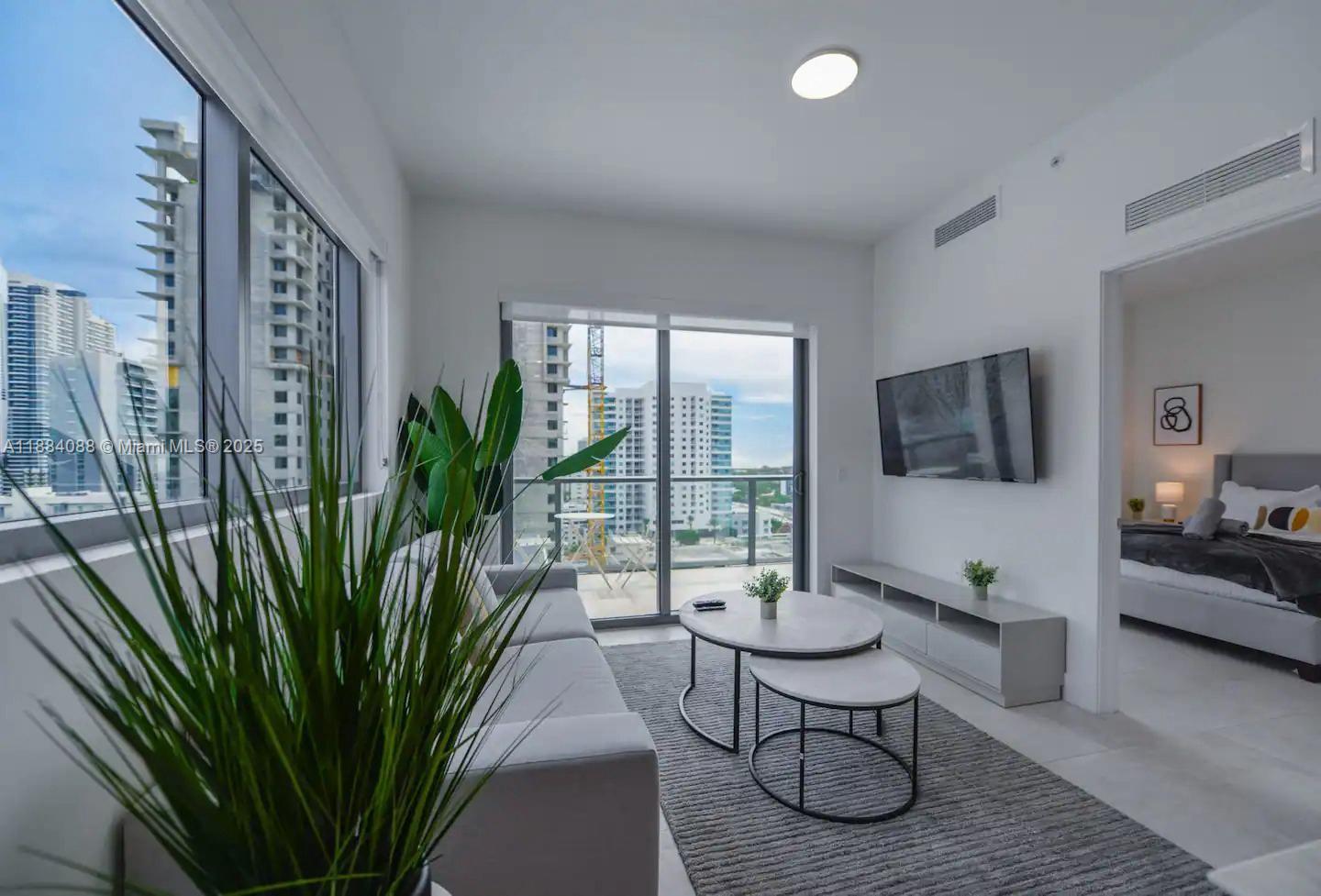 image Smart Brickell7