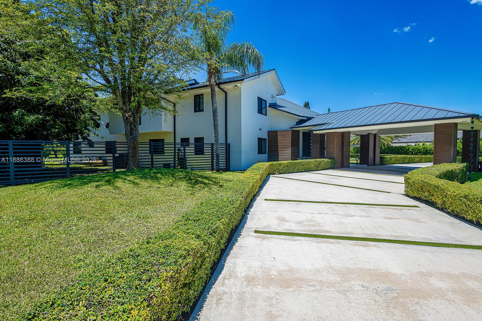 10506 SW 89th Pl Miami, FL 33176