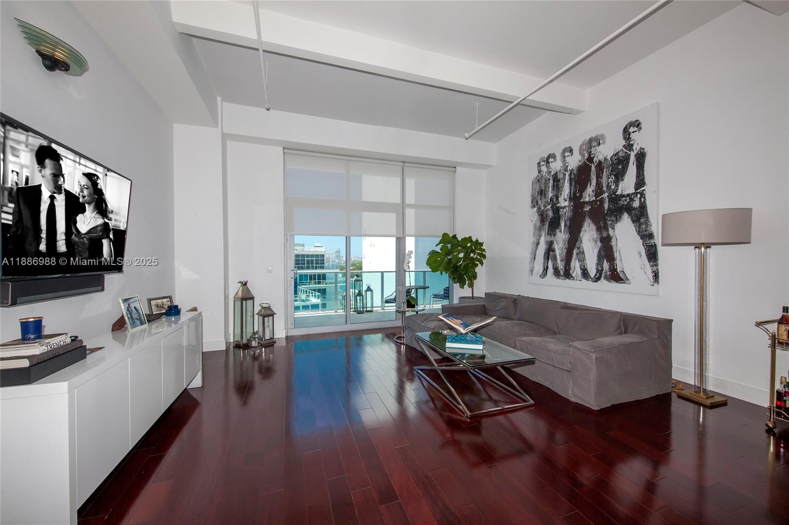 201 Aqua Ave #1004