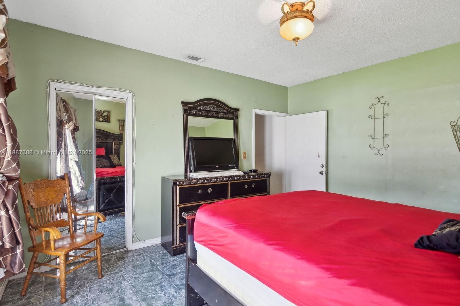 469 NW 69th St Miami, FL 33150