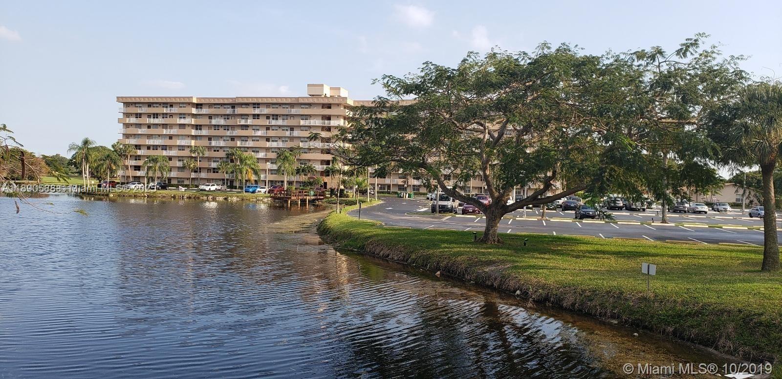 250 Jacaranda Dr #305
