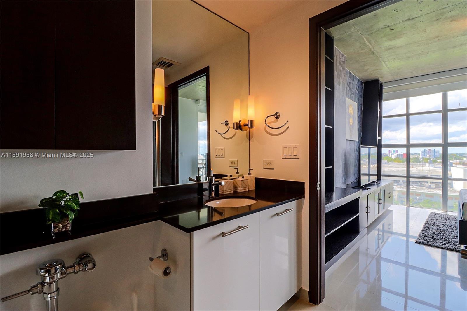 image Two Midtown Miami Condo14