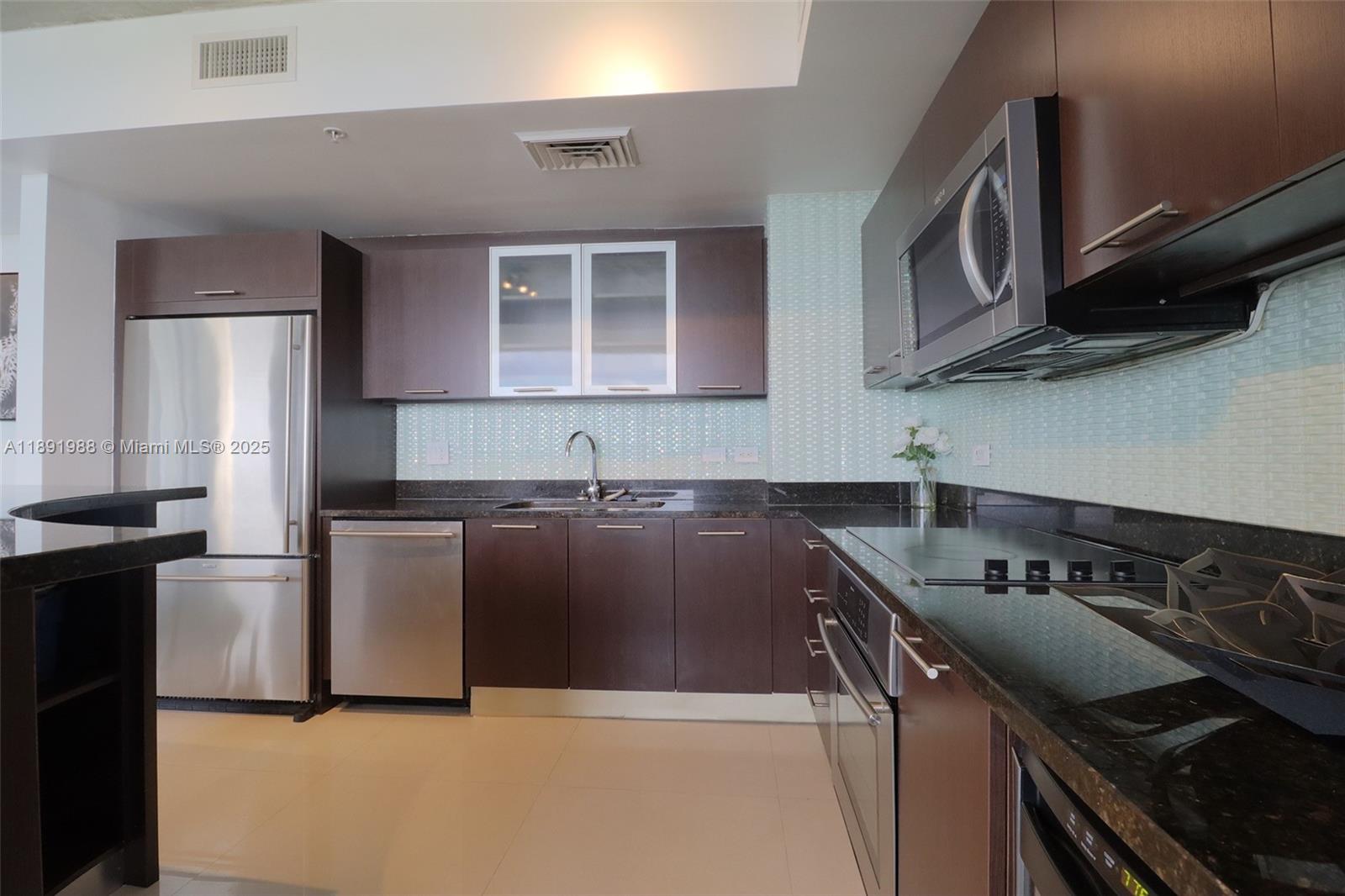 image Two Midtown Miami Condo4