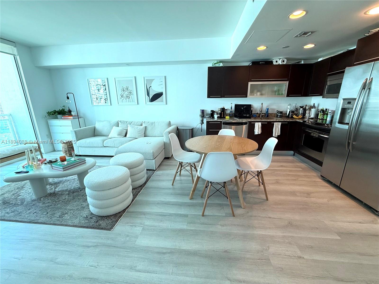 950 Brickell Bay Dr #1408