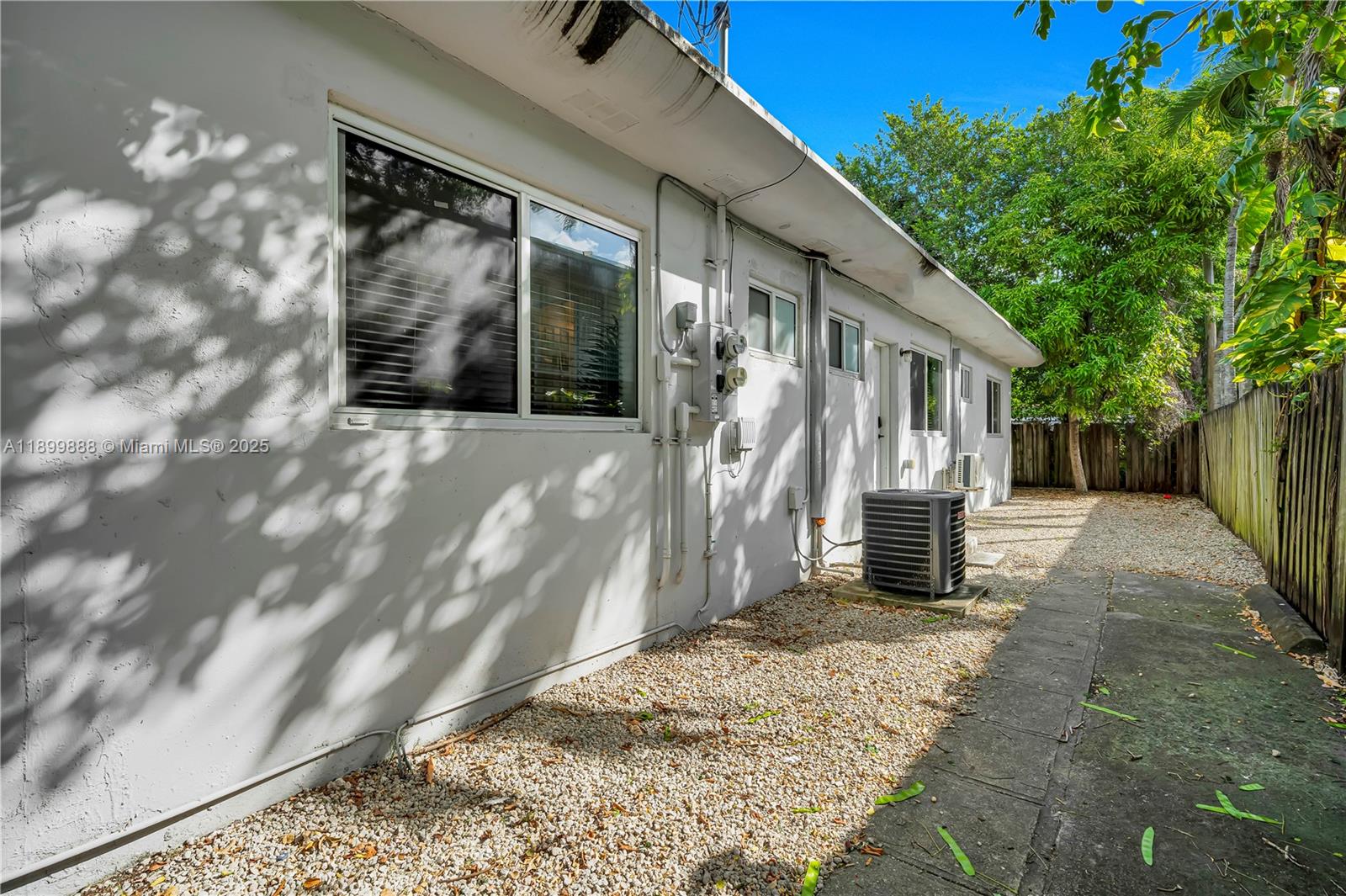 3181 NW 5th Ave Miami, FL 33127