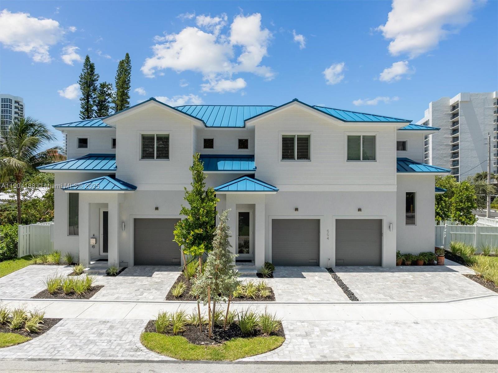 554 N Riverside Dr #B