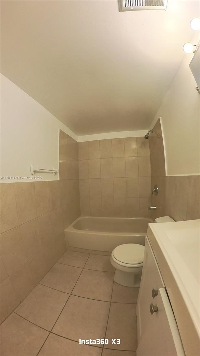 65 NE 202nd Ter #Q22 Miami Gardens, FL 33179