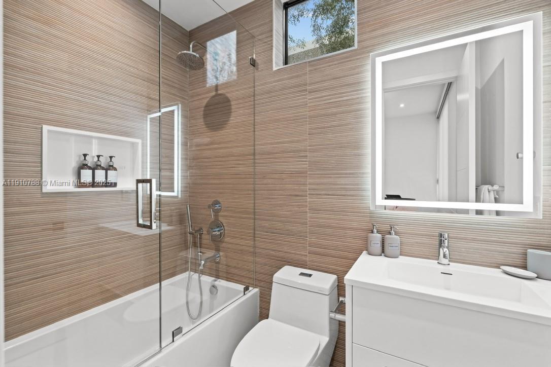 3255 Percival Ave #3255 Coconut Grove, FL 33133