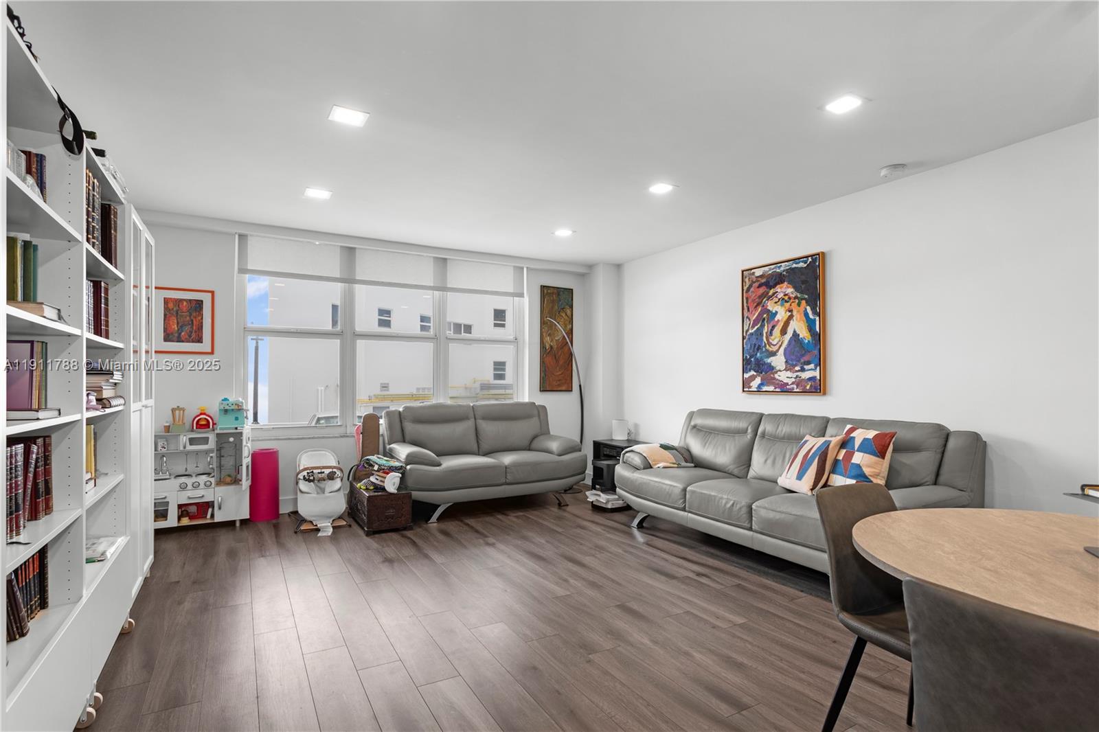 5001 Collins Ave #1G