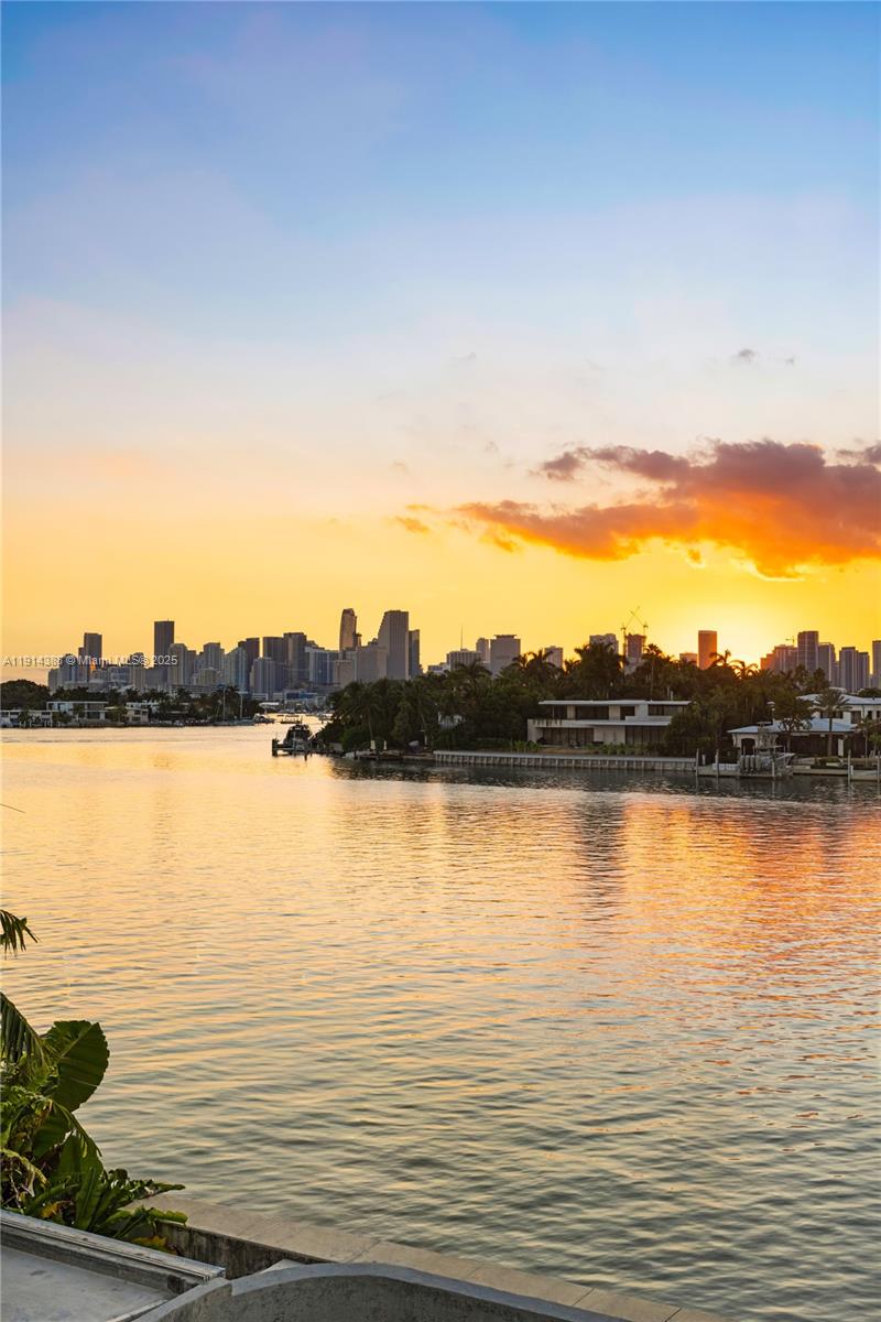 320 W Dilido Dr Miami Beach, FL 33139