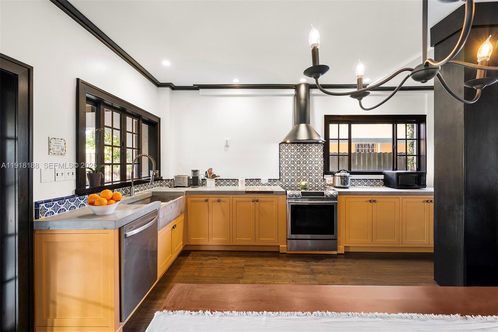 1650 SW 16th St Miami, FL 33145