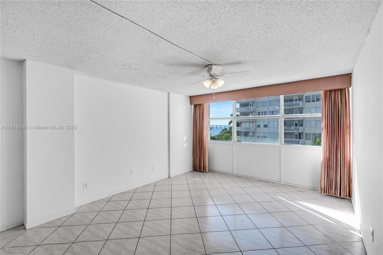1420 Brickell Bay Dr #608B Miami, FL 33131
