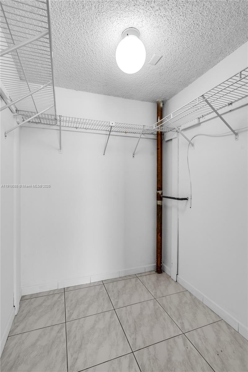 1420 Brickell Bay Dr #608B Miami, FL 33131